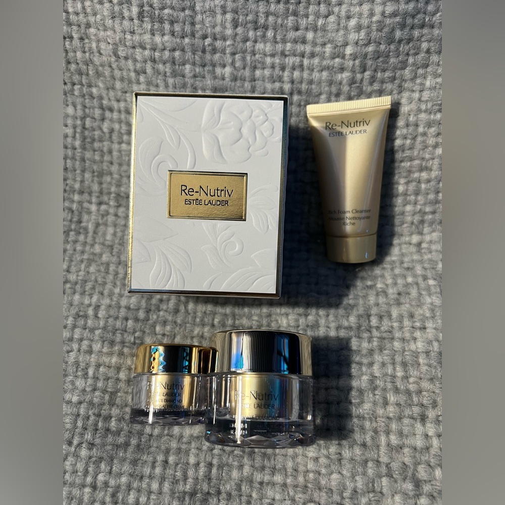 Re-Nutriv Estee Lauder Ultimate Diamond Gift Set